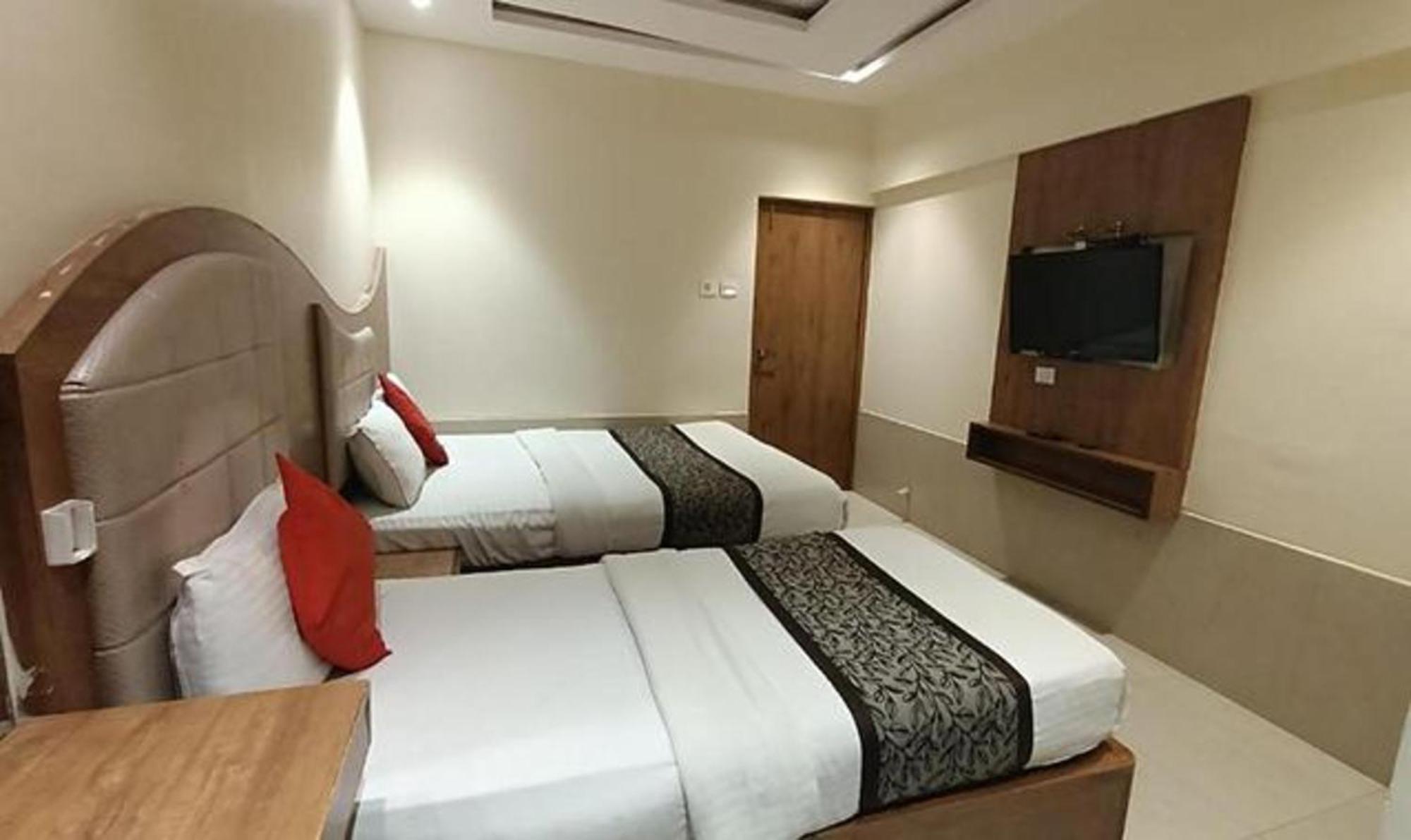 Fabhotel Regal Inn Mumbai Exterior photo