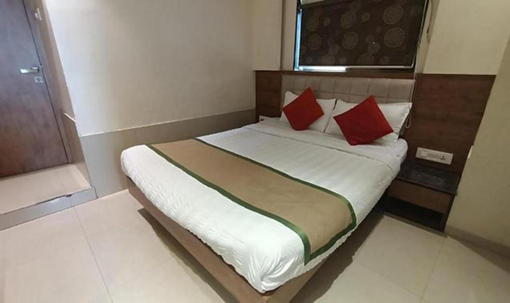 Fabhotel Regal Inn Mumbai Exterior photo