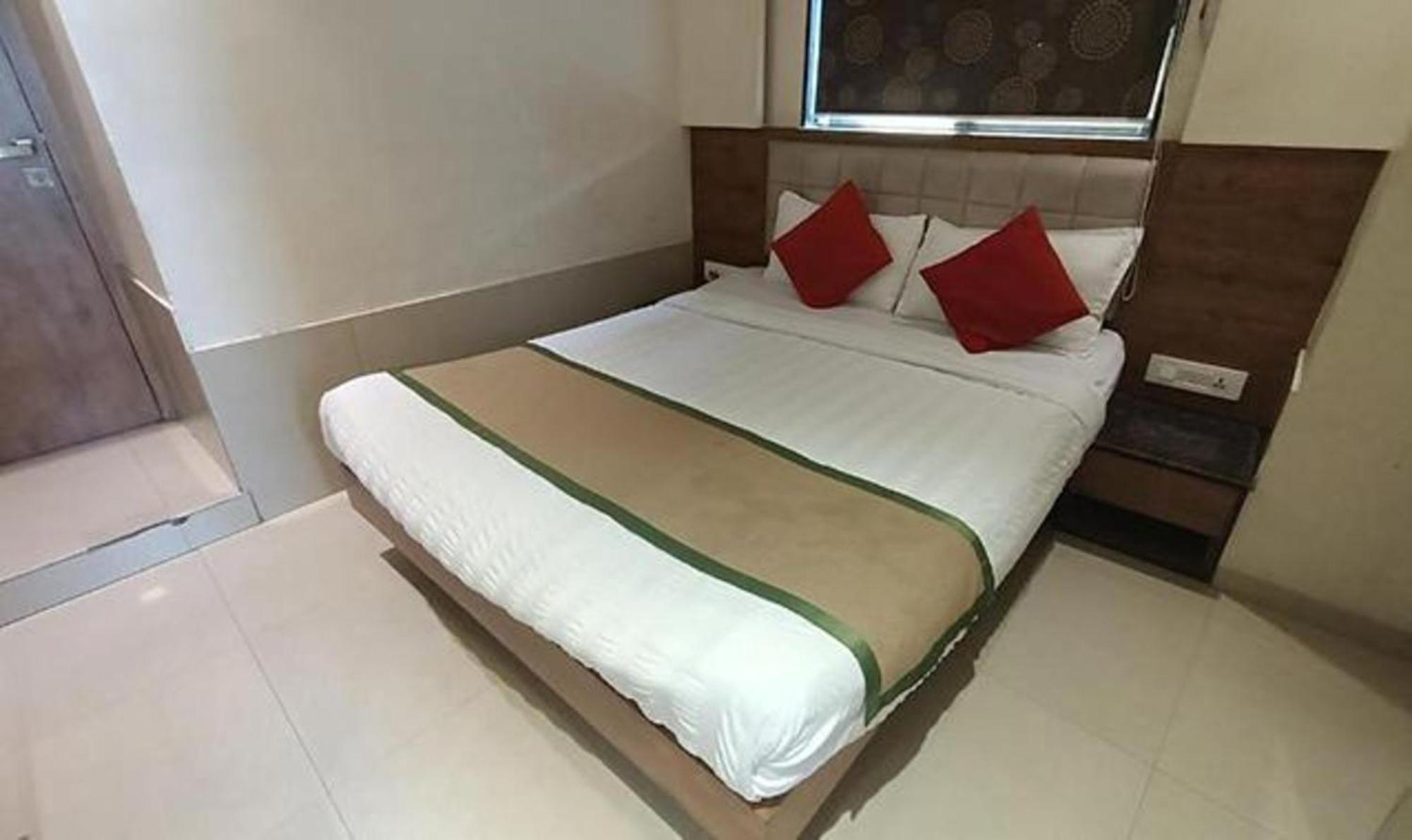 Fabhotel Regal Inn Mumbai Exterior photo